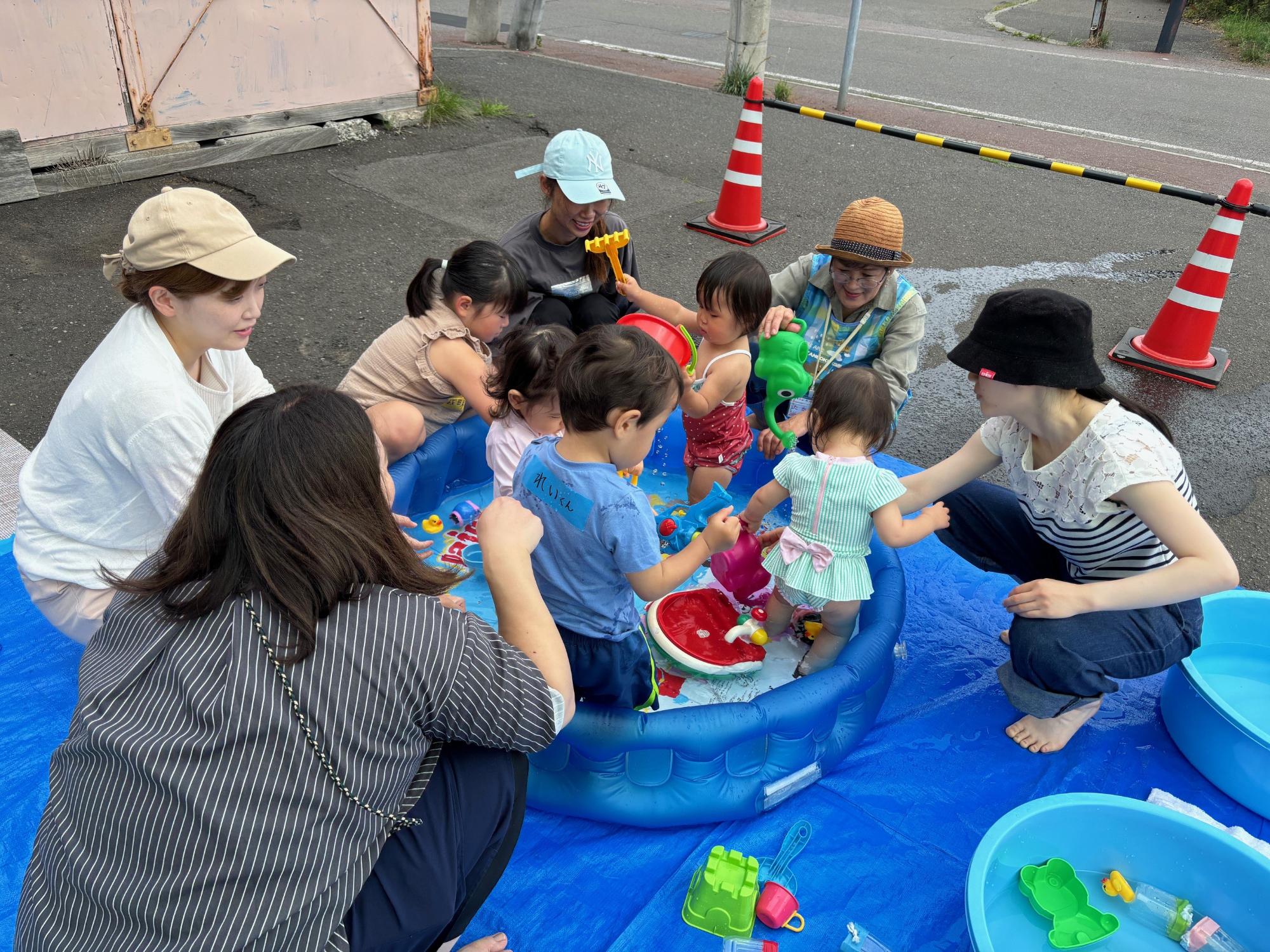 なかよし川沿サロン水遊び