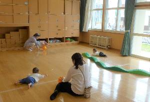 ホール遊びの様子